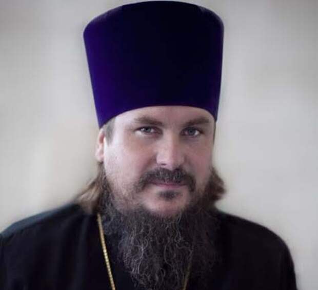 Протоиерей Сергий Халюта: Часть беженцев приняли севастопольцы в собственные квартиры и дома