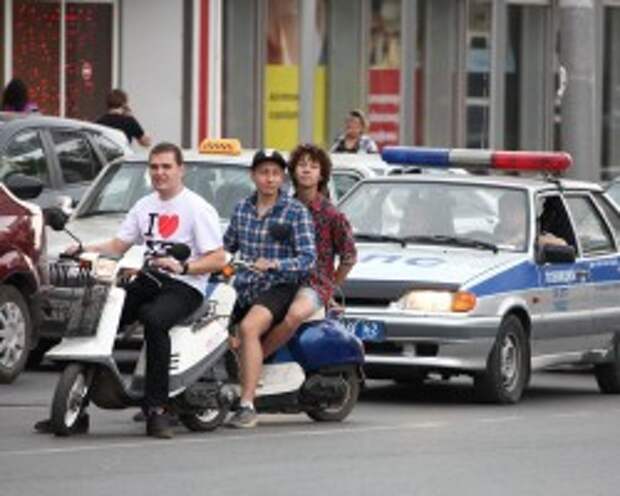 Госдума намерена запретить в России скутеры