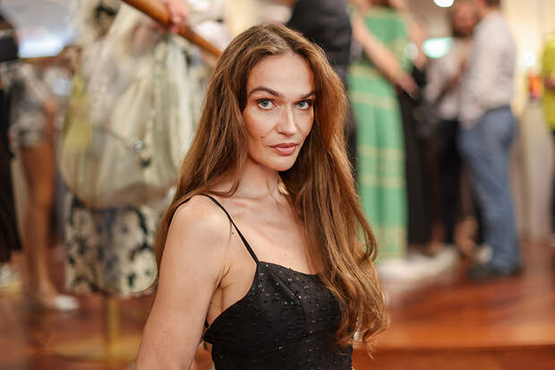 Уменьшение груди, новый имидж, смерть экс-жениха: как живет Алена Водонаева