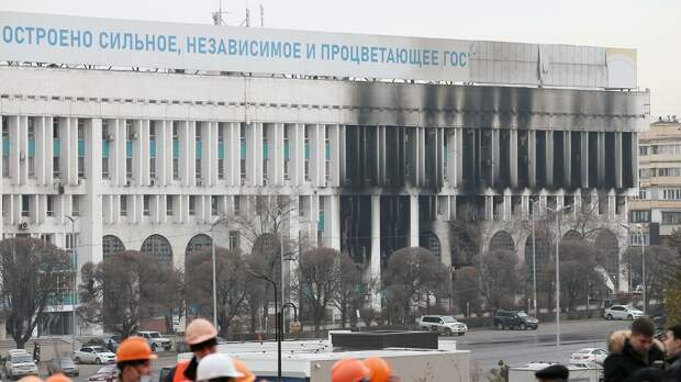 Пострадавшее от пожара здание Акимата в Алма-Ате Пострадавшее от пожара здание Акимата в Алма-Ате - РИА Новости, 1920, 26.01.2022