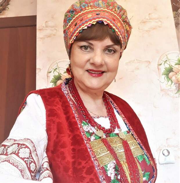 Певица из Лосинки создала клуб-ансамбль «Русский сувенир»