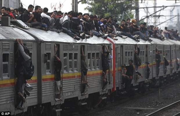 Как в Индонезии борются с безбилетниками на поездах индонезия, факты