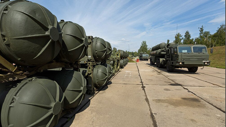 ПО СЛОВАМ ГЕНЕРАЛА СОБОЛЕВА, РОССИИ В ПЕРВУЮ ОЧЕРЕДЬ НЕОБХОДИМО УСИЛИВАТЬ СИСТЕМУ ПВО СРЕДСТВАМИ, УМЕЮЩИМИ БОРОТЬСЯ С БПЛА. ФОТО: АГН "МОСКВА"