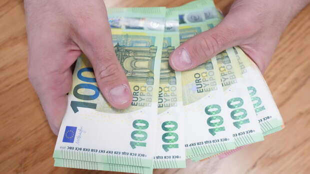 FT: Польша откладывает переход на евро на фоне роста своей экономики