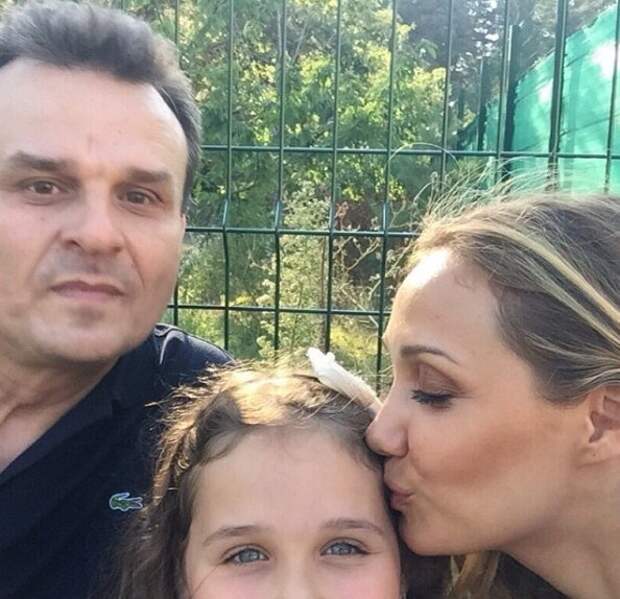 Евгения Власова с Дмитрием Костюком и дочкой Ниной