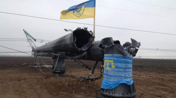 Украина загнала себя в яму из-за энергоблокады Крыма и просит о помощи "ненавистного агрессора" Украина загнала себя в яму из-за энергоблокады Крыма и просит о помощи "ненавистного агрессора"