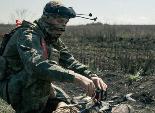 «Летающий замполит»: наши бойцы воздействуют на противника специальными дронами