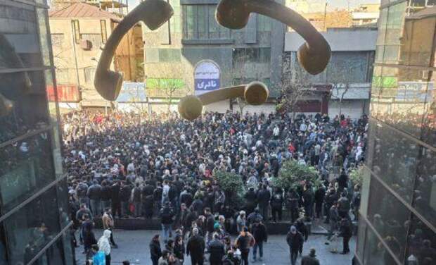 Иран в режиме обострения вечного кризиса