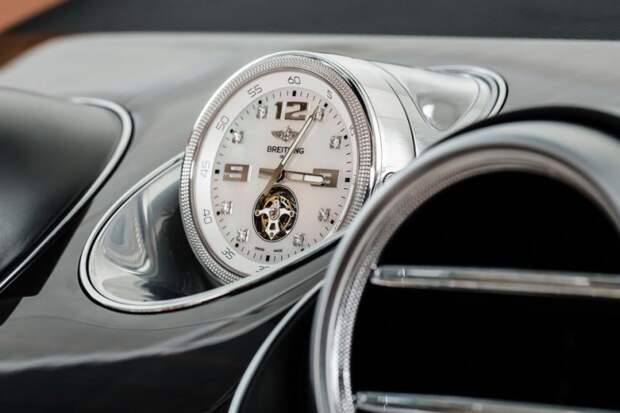 Bentley Bentayga: часы авто, комплектация