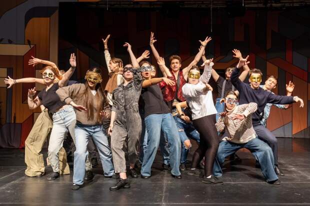 Учебный театр РГИСИ представил спектакль «Слуга двух господ»