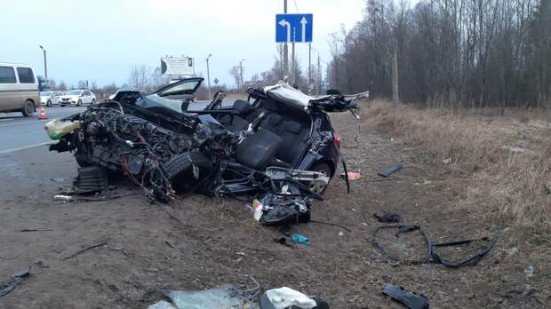 Появились подробности столкновения иномарки с автобусом в Тверской области