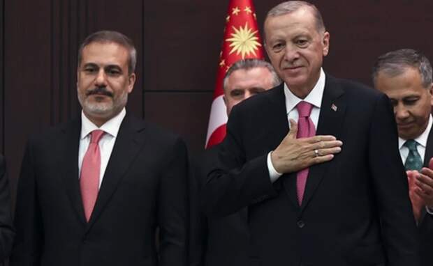 Турция готова предать членство в НАТО в обмен на билет в БРИКС. В Кремле отреагировали с одним "но"
