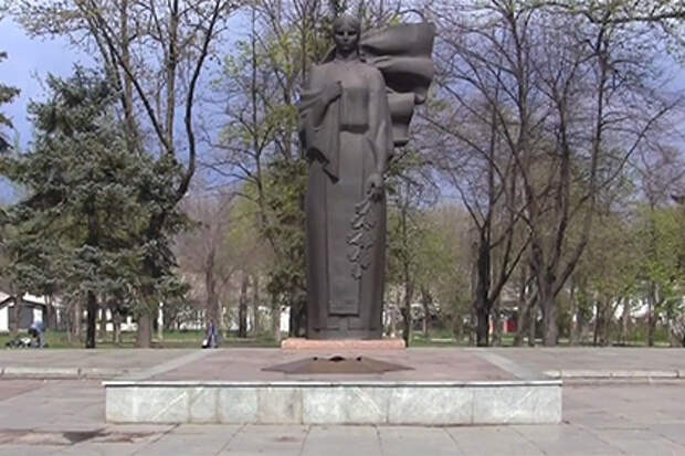 В Запорожье предложили перекрыть подачу газа к Вечному огню В Запорожье предложили перекрыть подачу газа к Вечному огню