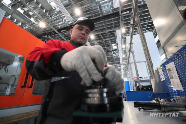 Казан вертолет заводында эшләүче Азат Сибгатуллин: «Завод – ул тотрыклылык»