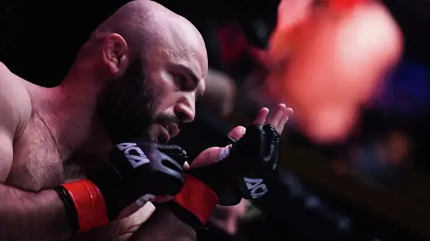 Минаков раскритиковал людей, вмешавшихся в конфликт Исмаилова и Минеева