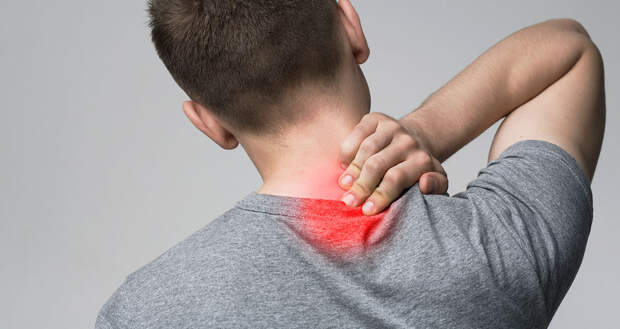 Болит шея, поясница, спина: когда это повод срочно обратиться к врачу