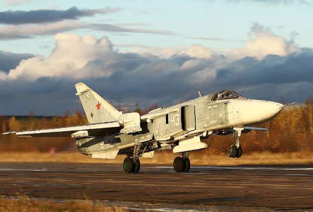 Российский штурмовик Су-24 (фото из открытых источников) 
