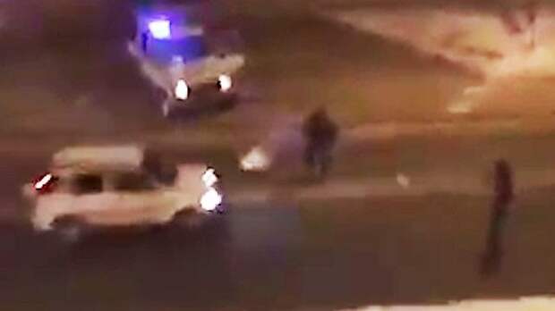 Снегокоп: попытка полиции задержать угонщика снежками попала на видео