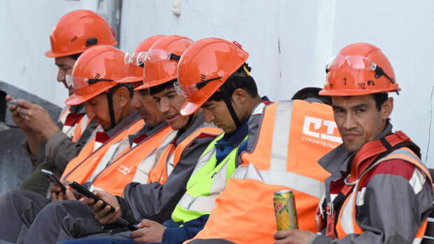 «Как чумы боятся слова „русский“»: в Госдуме обсудили жесткие меры против мигрантов