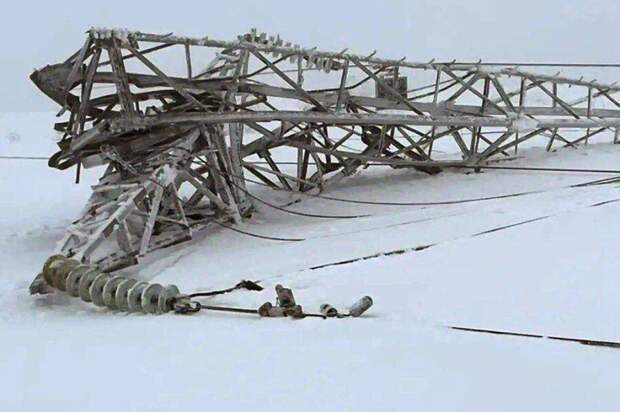 Массовый блэкаут произошел в Заполярье из-за обрушения ЛЭП. «А как детей кормить?»