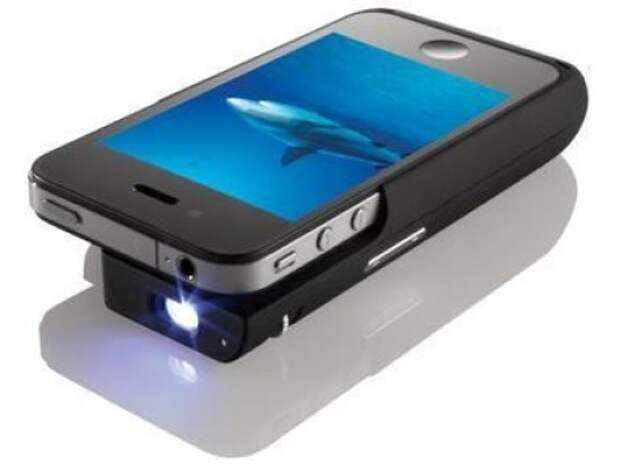 iPhone-Case-with-Built-In-Projector