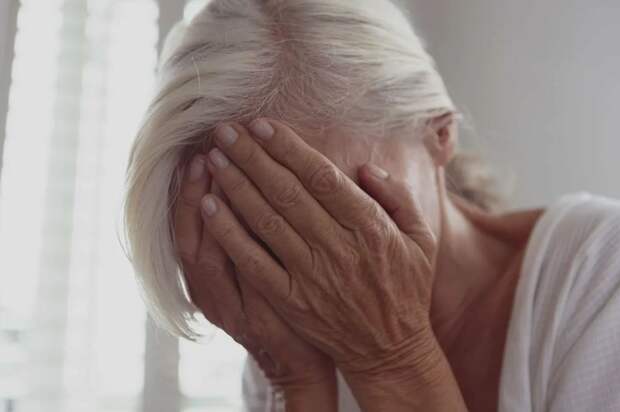 Сестра в свои шестьдесят два года обижена, что ее родители любили меньше