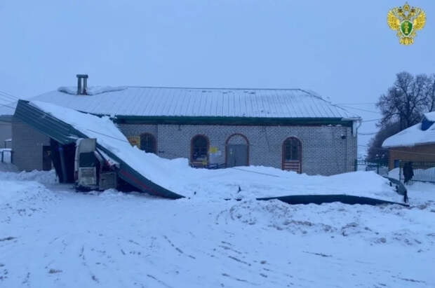 В Чувашии произошло обрушение навеса на автостанции