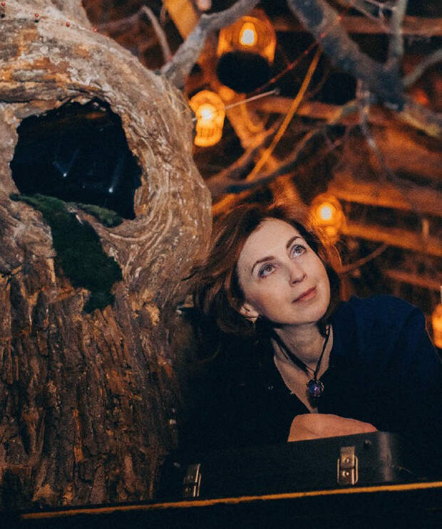 Писательница Лада Кутузова рассказала о своем творчестве в интерьвю