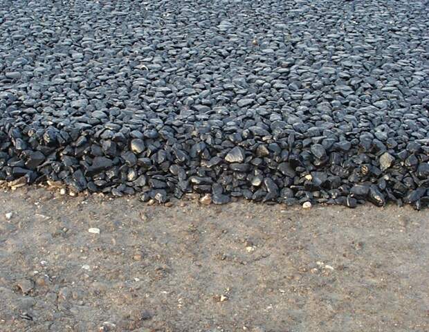 Экологичный асфальт может стать реальностью: итальянский завод планирует начать делать дороги из мусора