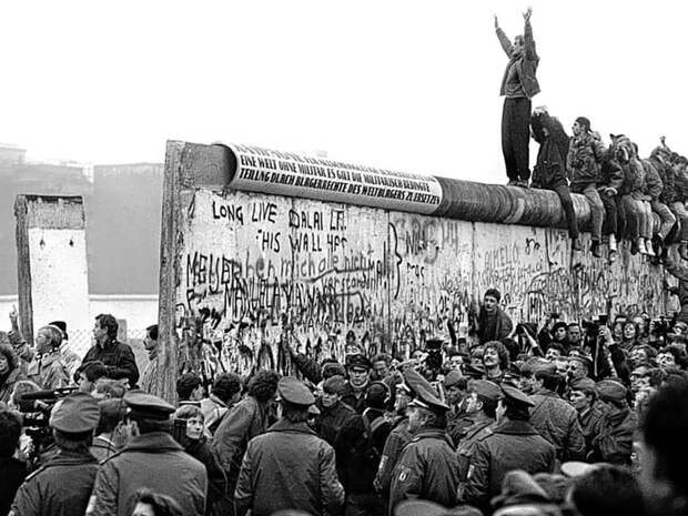 Падение Берлинской стены катастрофы, прямой эфир, съемки