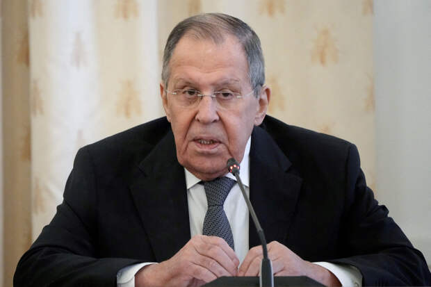 Лавров написал текст песни для известного артиста