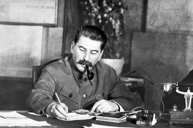 Неожиданная реакция Сталина на похвалу со стороны Черчилля