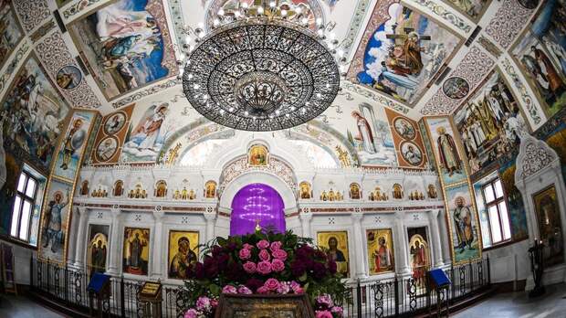 «Птица гнезда не вьёт»: как православные отмечают Благовещение Пресвятой Богородицы