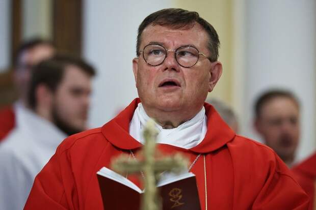 Глава католиков России не стал осуждать гонения на христиан на Украине