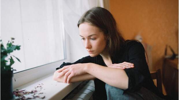 «Не лезьте в чужую жизнь»: стоит ли рассказывать близкому, что партнер ему изменяет