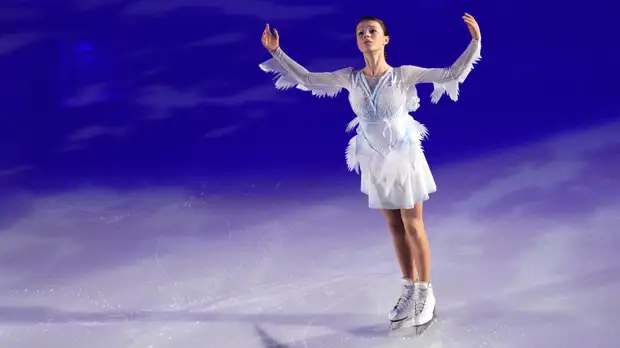 Щербакова в роли ангела и «Аватар» Валиевой: чем удивили показательные выступления фигуристов на ЧЕ