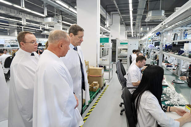 Александр Жуков оценил возможности роста производства электроники в НСО