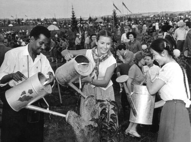 Московский фестиваль молодежи и студентов, 1957 | Фото: novosib-room.ru Московский фестиваль молодежи и студентов, 1957 | Фото: novosib-room.ru