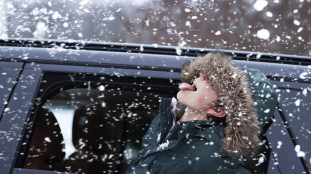 Доцент Волгина: поедание снега грозит сильным отравлением