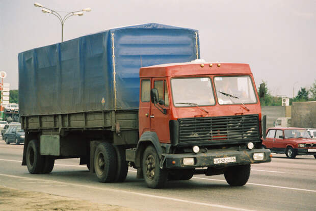В «девичестве» – КАЗ-608В2 выпуска 1988 года, теперь – без пяти минут Mercedes )) Фото Макса Чернявского