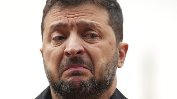 Зеленского обвинили в пренебрежении жизнями украинцев из-за переноса переговоров