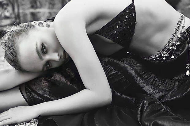 Лили-Роуз Депп снялась в новой рекламной кампании Chanel