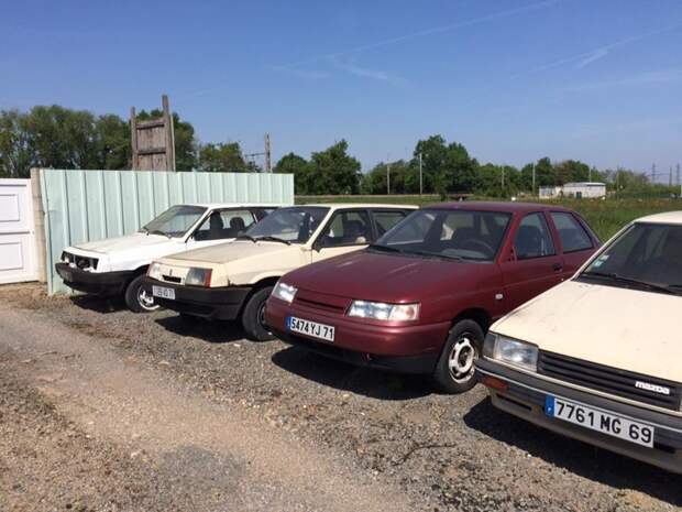 Во Франции нашли брошенный автосалон Lada с «девятками» автосалон, жигули, заброшенные авто, лада, франция