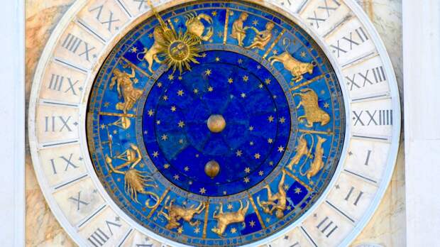 Психолог Абравитова объяснила, когда вера в знаки и приметы — признак патологии