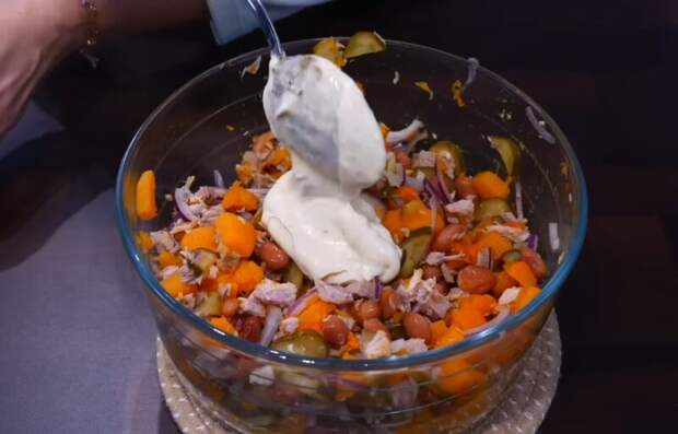 Секрет шеф-повара: простой салат из тыквы, который поражает вкусом и выглядит как ресторанное блюдо