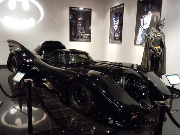 Следующий супер-автомобиль делали 1989 году для фильма Тима Бёртона. Получилось еще круче! batman, Бэтмобиль, авто, автомобили, бэтмен, кинотачки, комиксы, супергерой