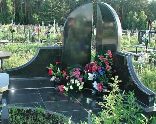 Можно ли «спроектировать» память заранее: как люди выбирают памятник до того, как он срочно нужен