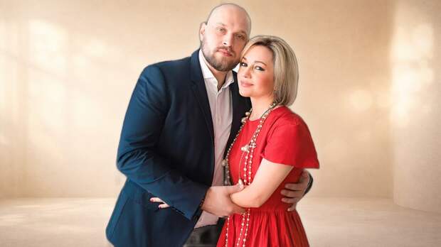 «Я тебе не жена, а сожительница»: как 54-летняя Буланова вышла за 38-летнего теннисиста после двух неудачных браков