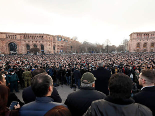 Турция выступает против. Революция в Армении.
