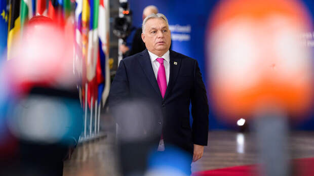 FT: Еврокомиссия решила подать в суд на Венгрию из-за розничного налога Орбана